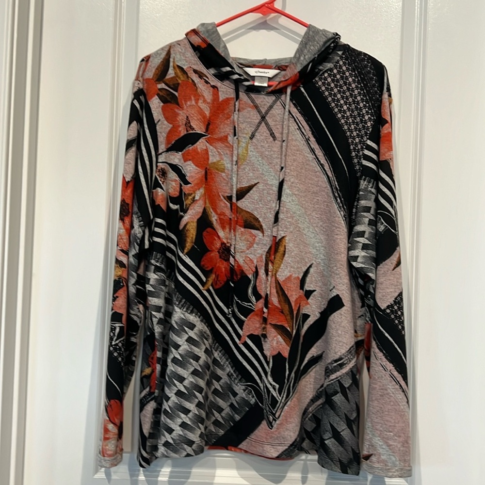 CJ Banks Floral lightweight Top/ Sweater Sz 1X